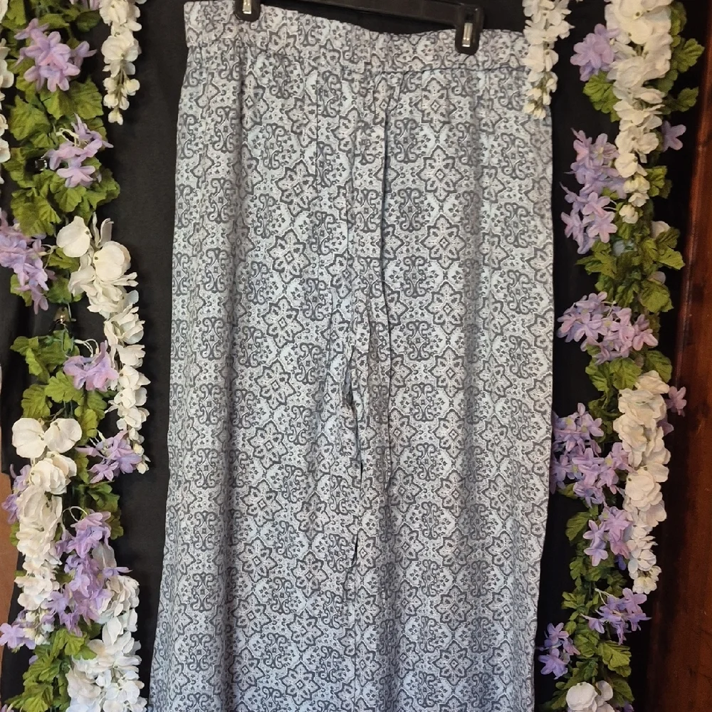 Wonderly Wide Leg Pants in Light Blue and White Tile Print